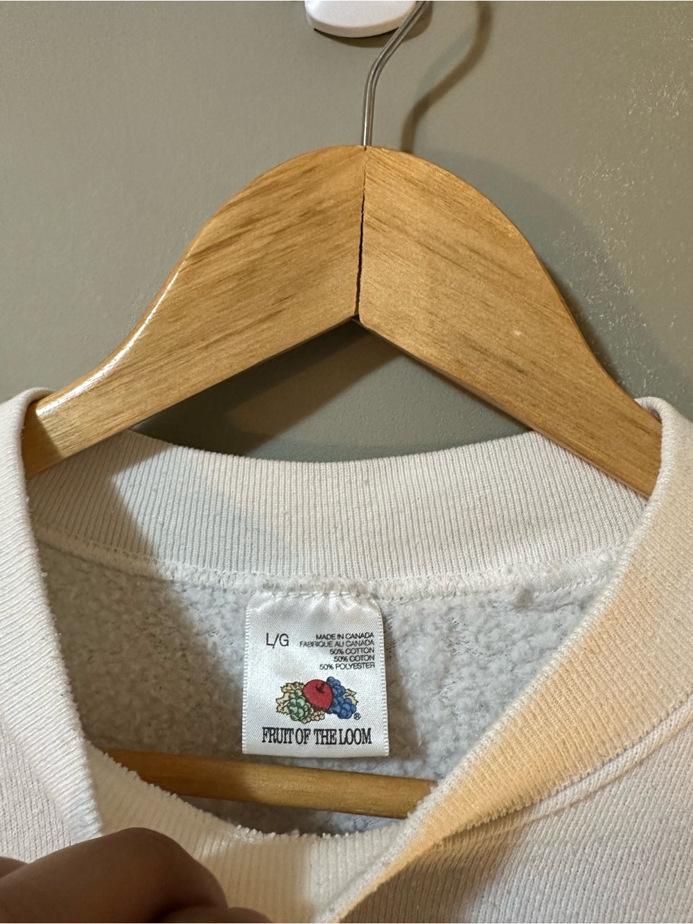 Vintage 90’sFruit of the Loom White Crewneck Sweatshirt with Colorful Graphic - Picture 3 of 3